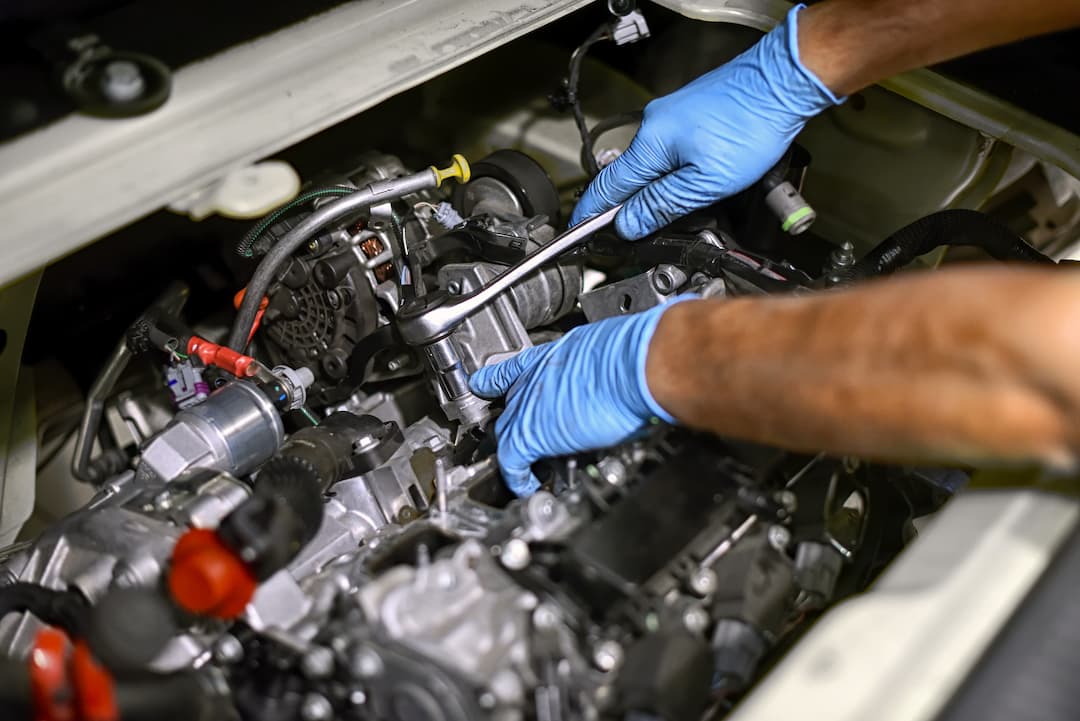 Using A Torque Wrench On Engine